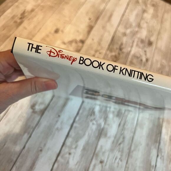 The Disney Book of Knitting 1987 1st Ed. Melinda Coss Debby Robinson Hardcover - Picture 14 of 16